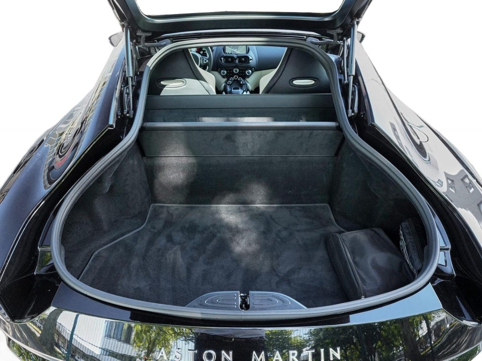 Aston Martin Vantage V8 - foto 20