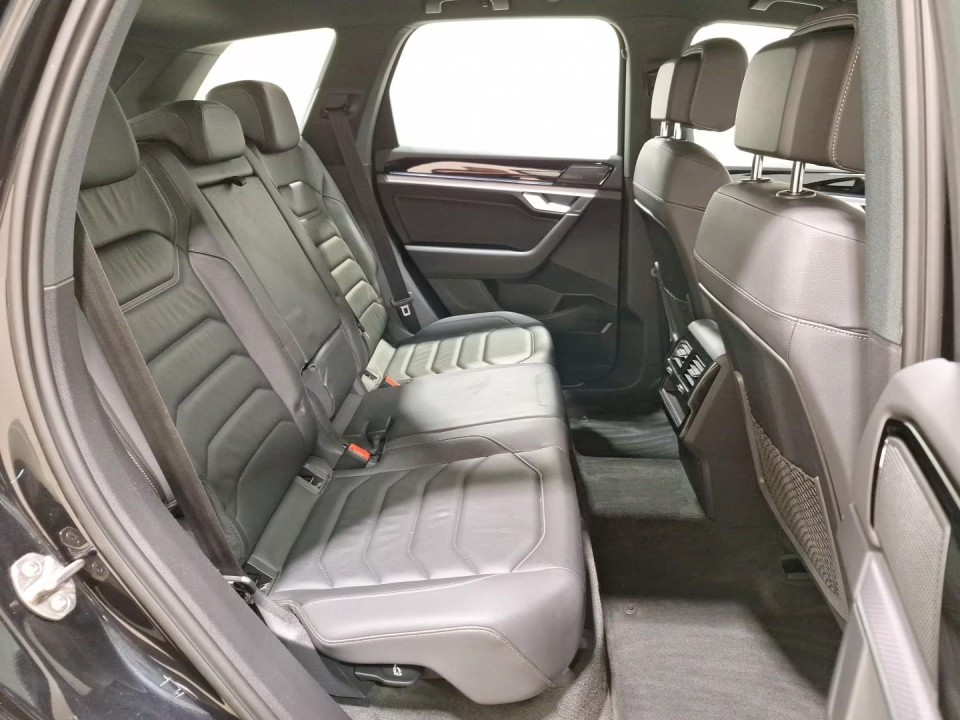 Volkswagen Touareg V6 TDI R-Line - foto 16