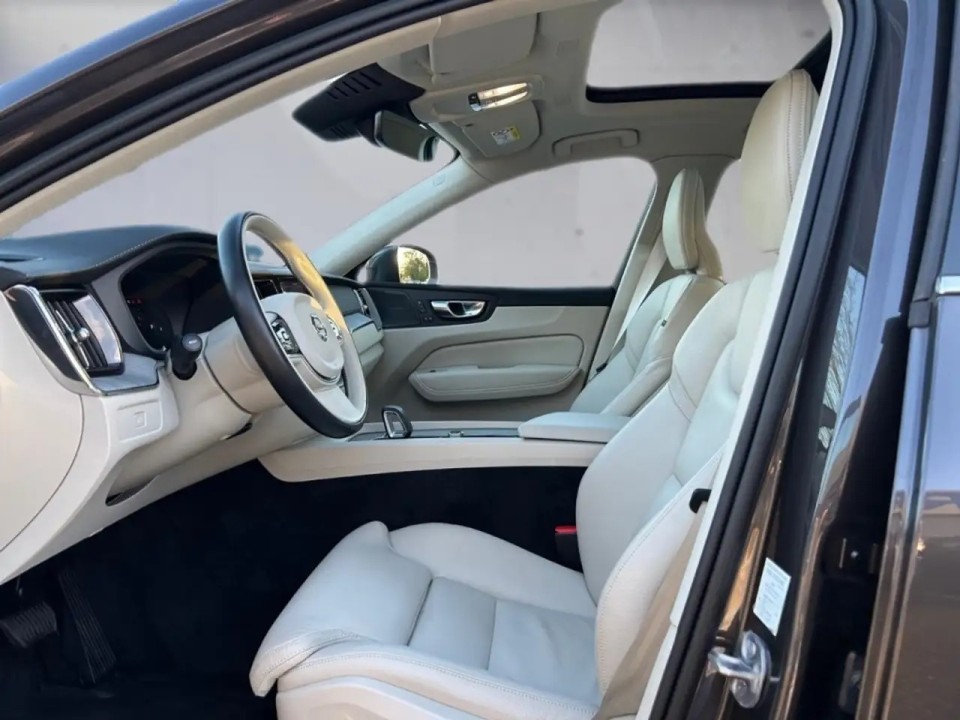 Volvo XC 60 B5 AWD Ultimate Bright - foto 8