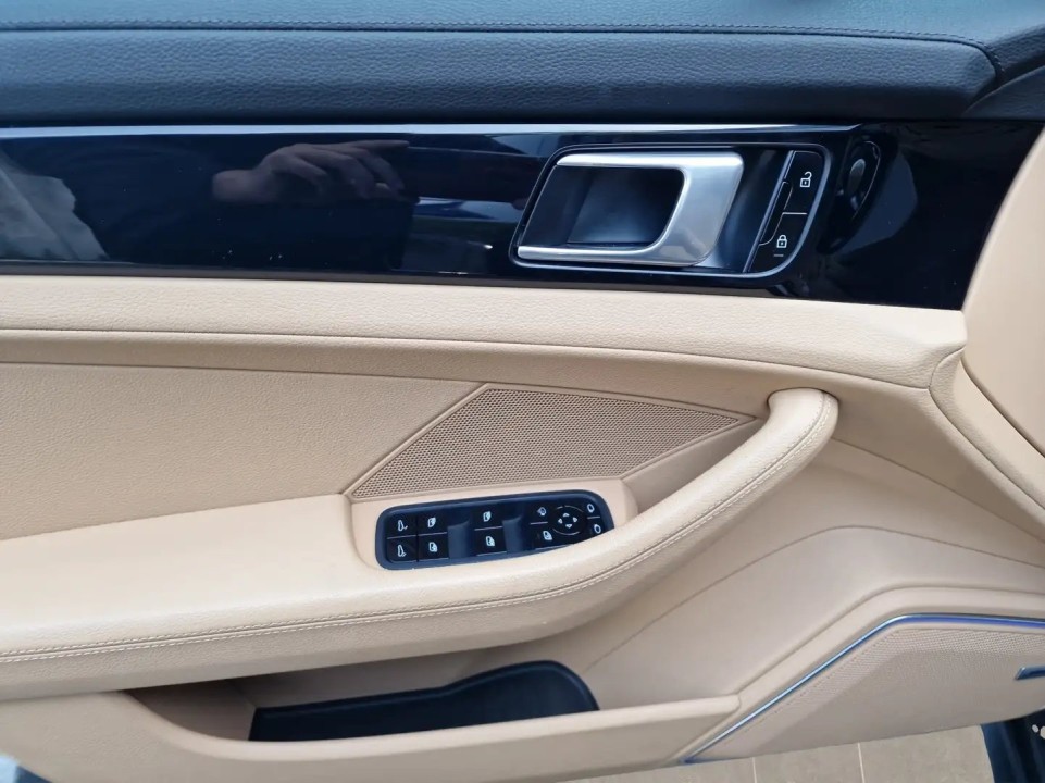 Porsche Panamera 4 - foto 15