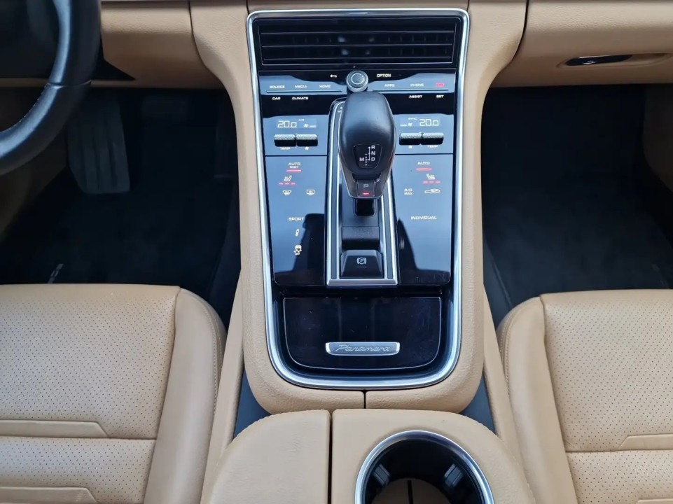 Porsche Panamera 4 - foto 11