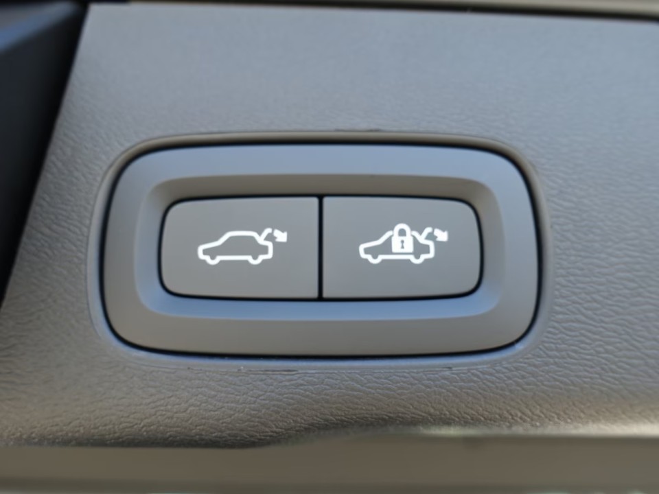 Volvo XC 60 T6 Black Edition - foto 25