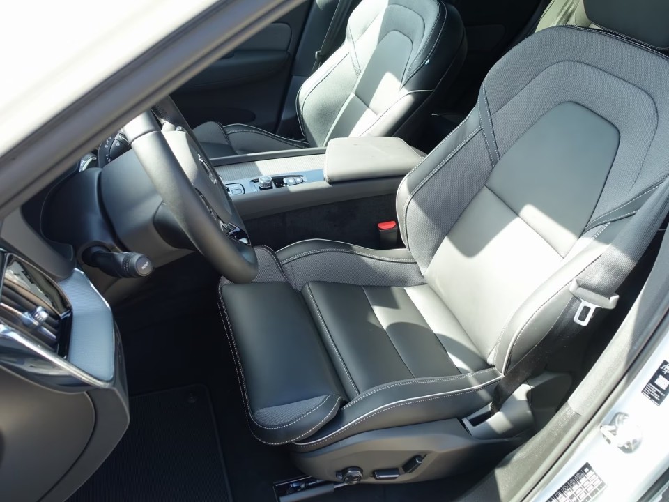 Volvo XC 60 T6 Black Edition - foto 11