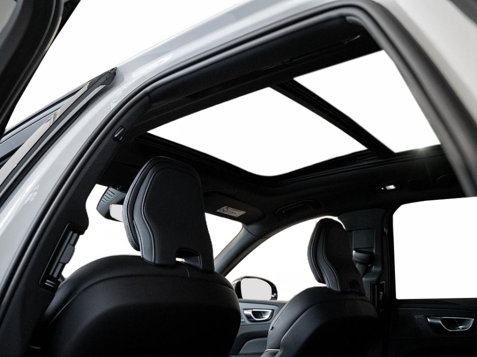 Volvo XC 60 T6 Ultra Black Edition - foto 12