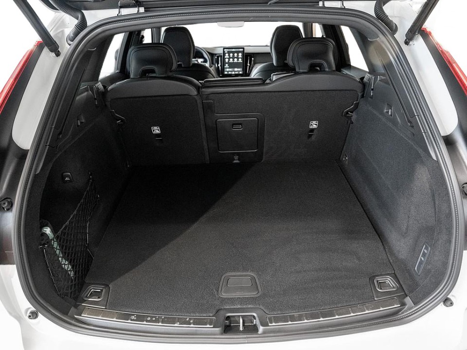 Volvo XC 60 T6 Ultra Black Edition - foto 26