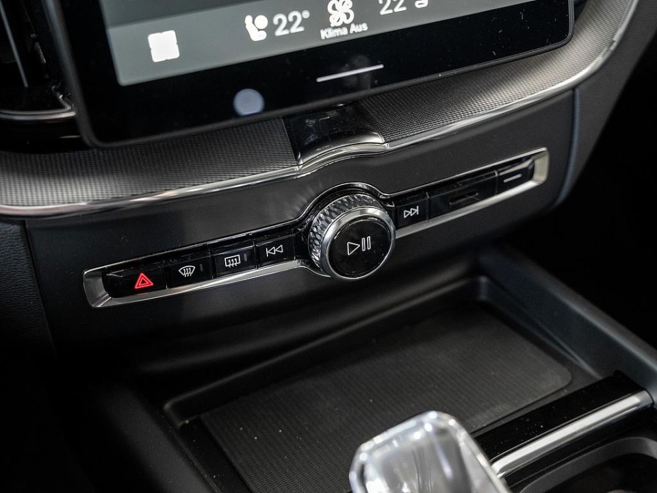 Volvo XC 60 T6 Ultra Black Edition - foto 16