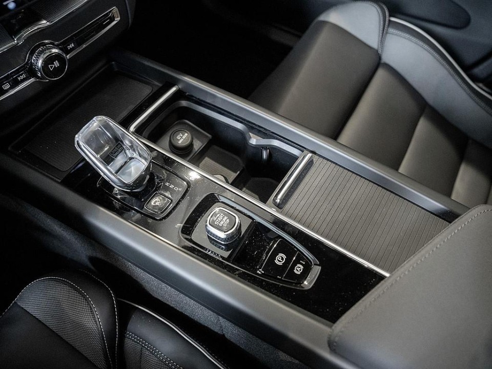 Volvo XC 60 T6 Ultra Black Edition - foto 10