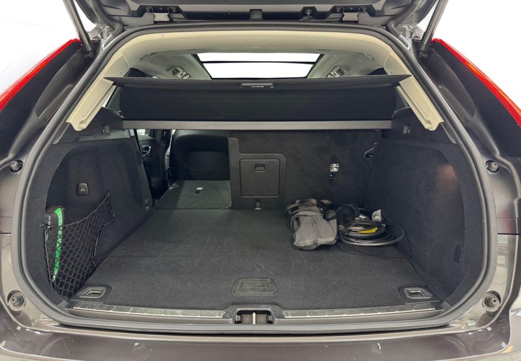 Volvo XC 60 T8 Ultimate Dark - foto 27