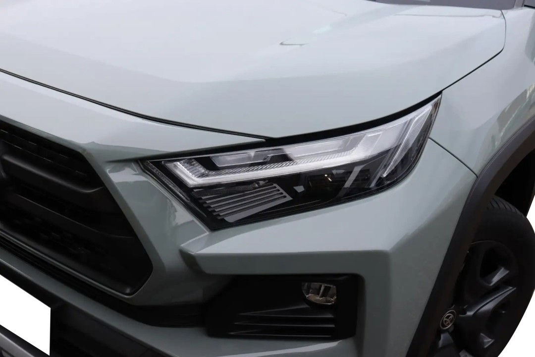 Toyota RAV4 - foto 11