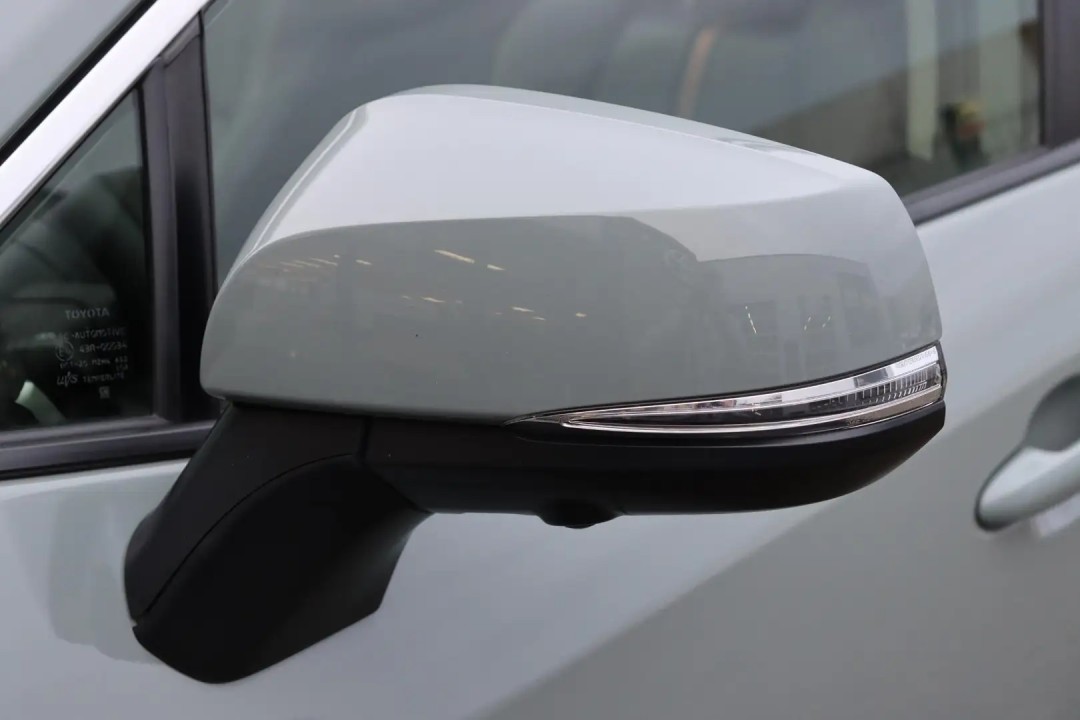 Toyota RAV4 - foto 9