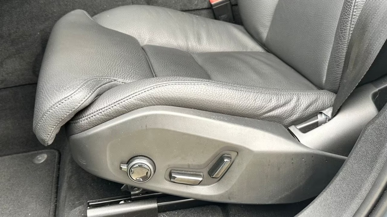 Volvo XC 60 T8 Plus Dark - foto 31