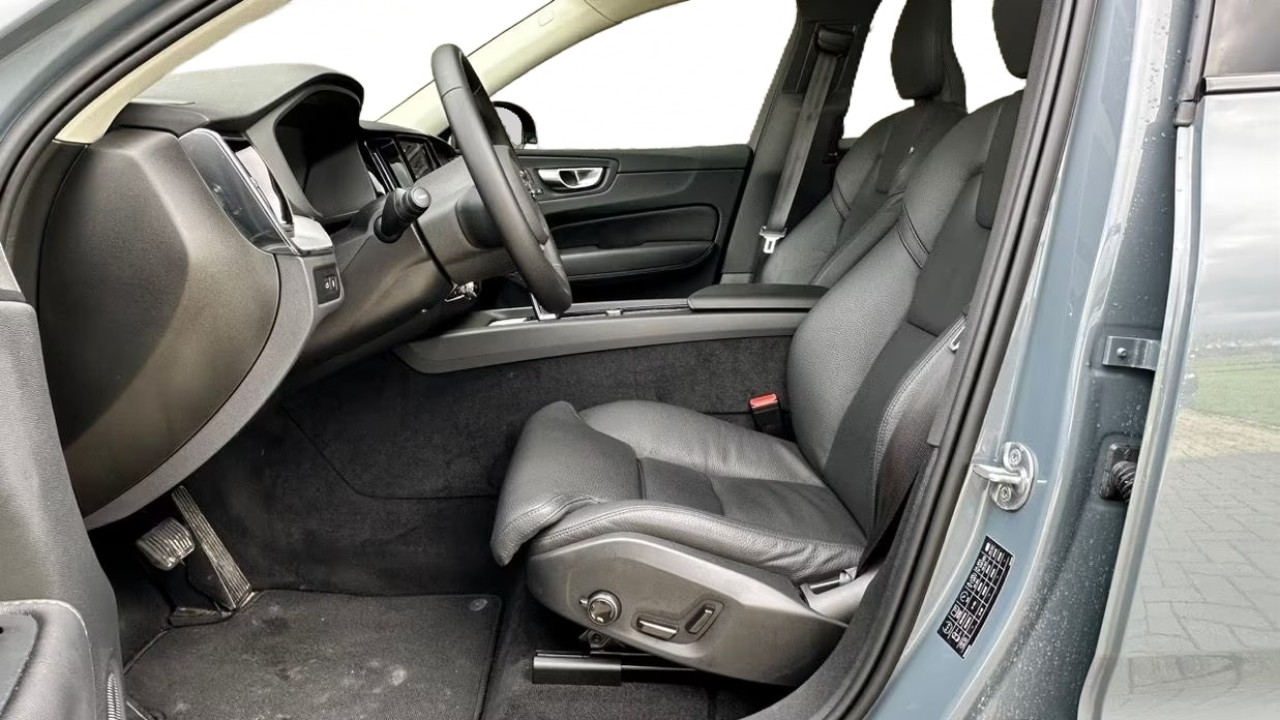 Volvo XC 60 T8 Plus Dark - foto 13