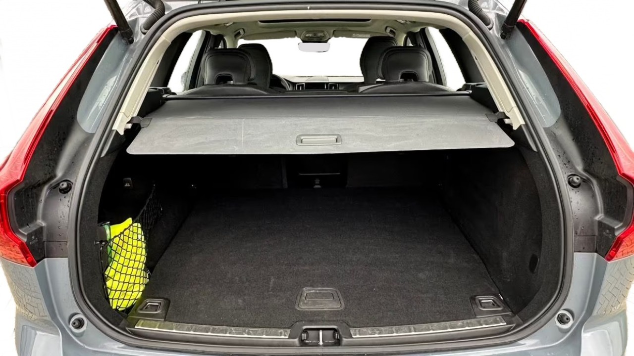 Volvo XC 60 T8 Plus Dark - foto 33