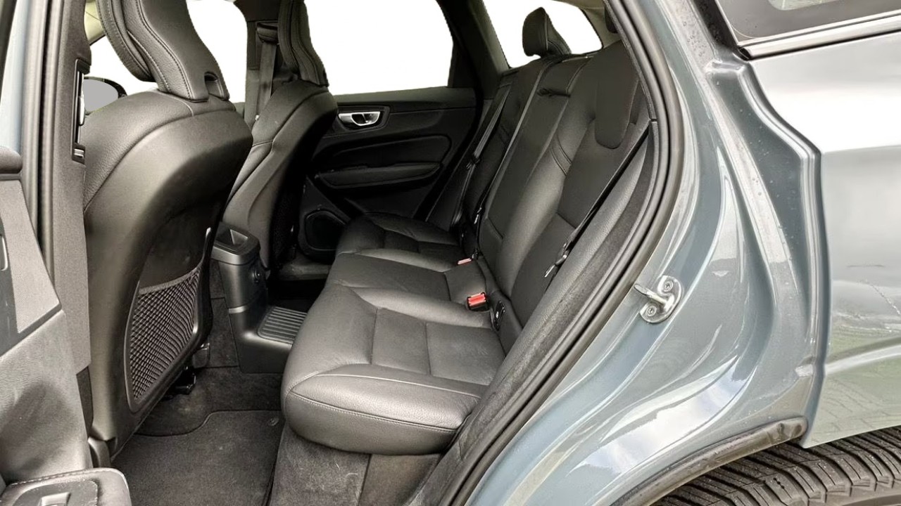 Volvo XC 60 T8 Plus Dark - foto 24