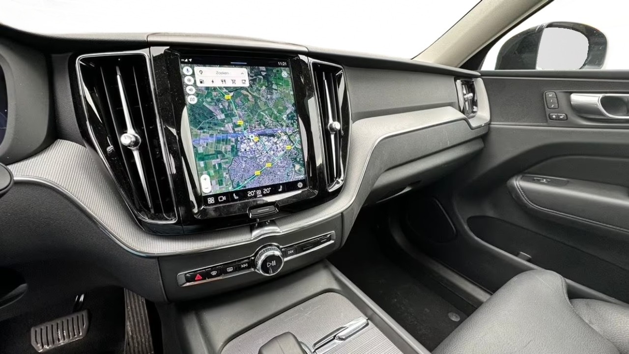 Volvo XC 60 T8 Plus Dark - foto 22