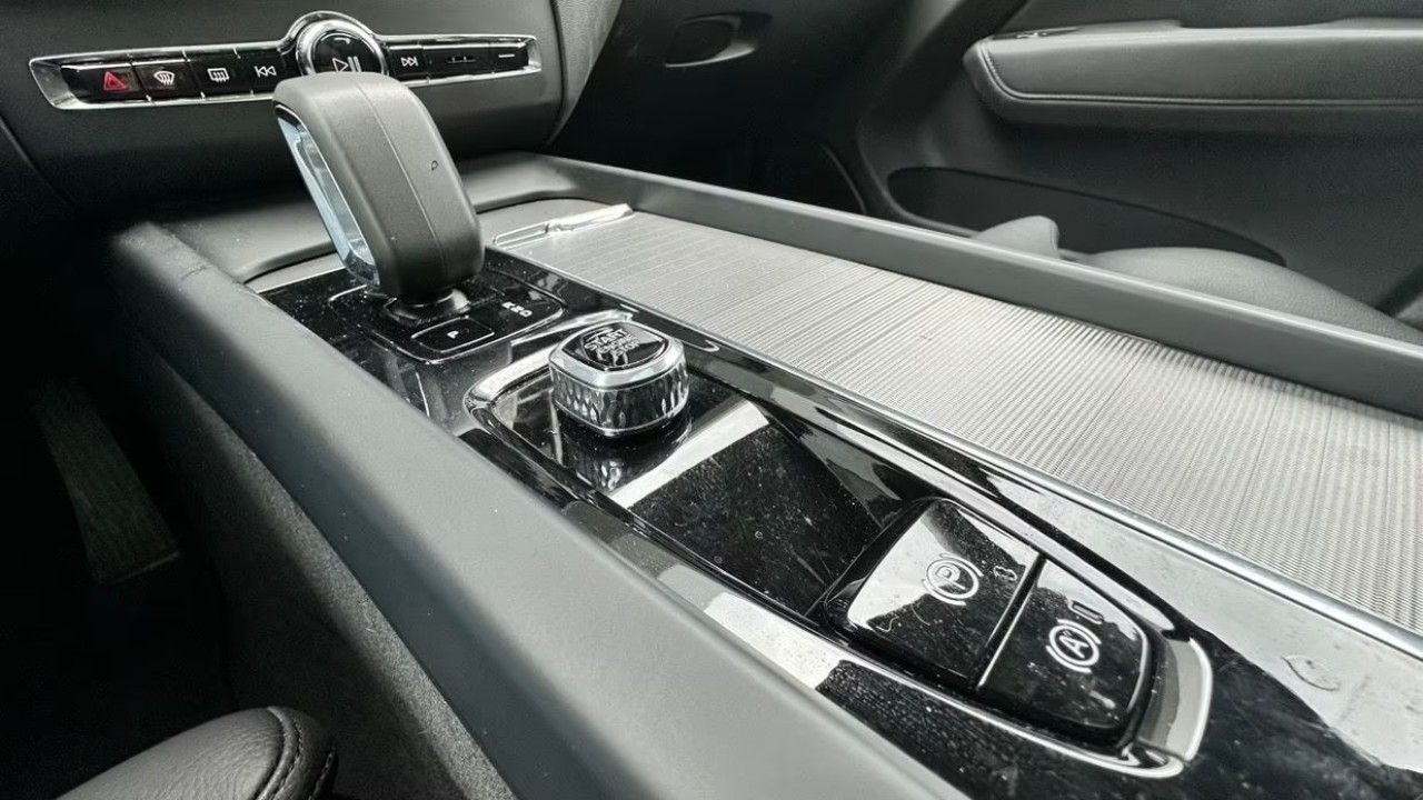 Volvo XC 60 T8 Plus Dark - foto 15