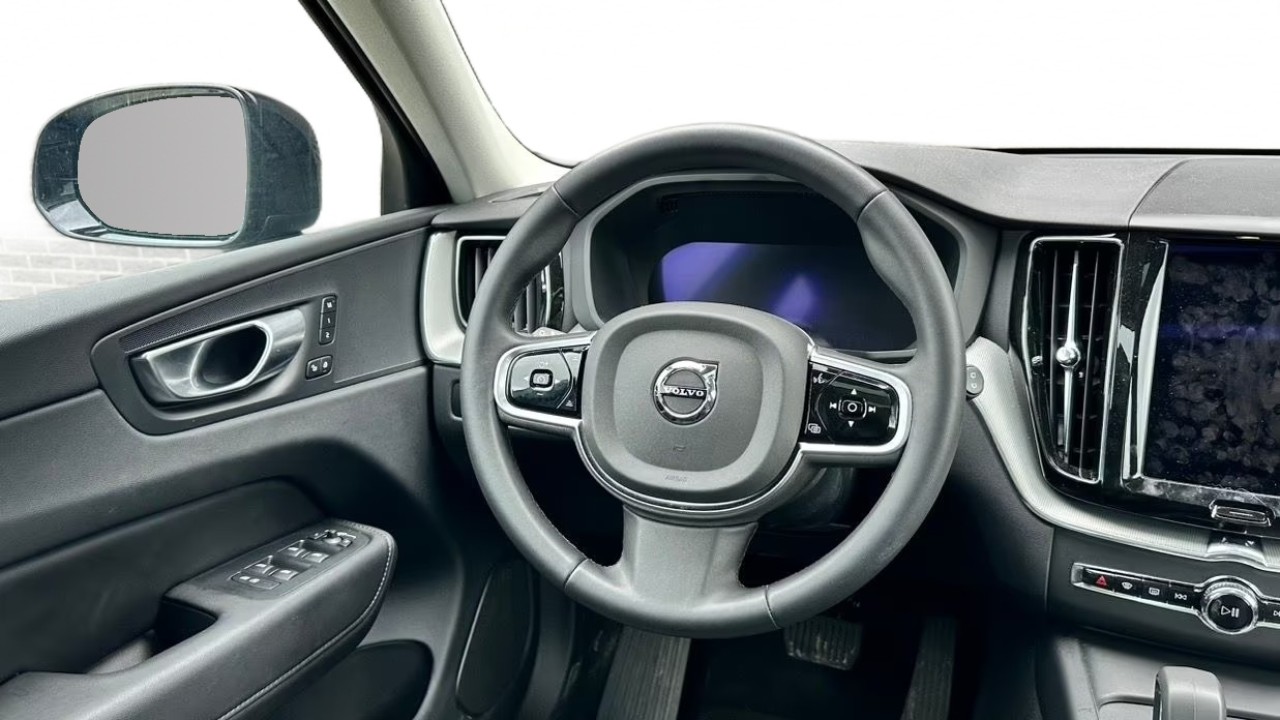 Volvo XC 60 T8 Plus Dark - foto 9