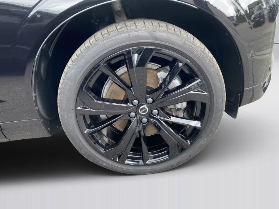 Volvo XC 60 Ultra Black Edition Recharge - foto 25