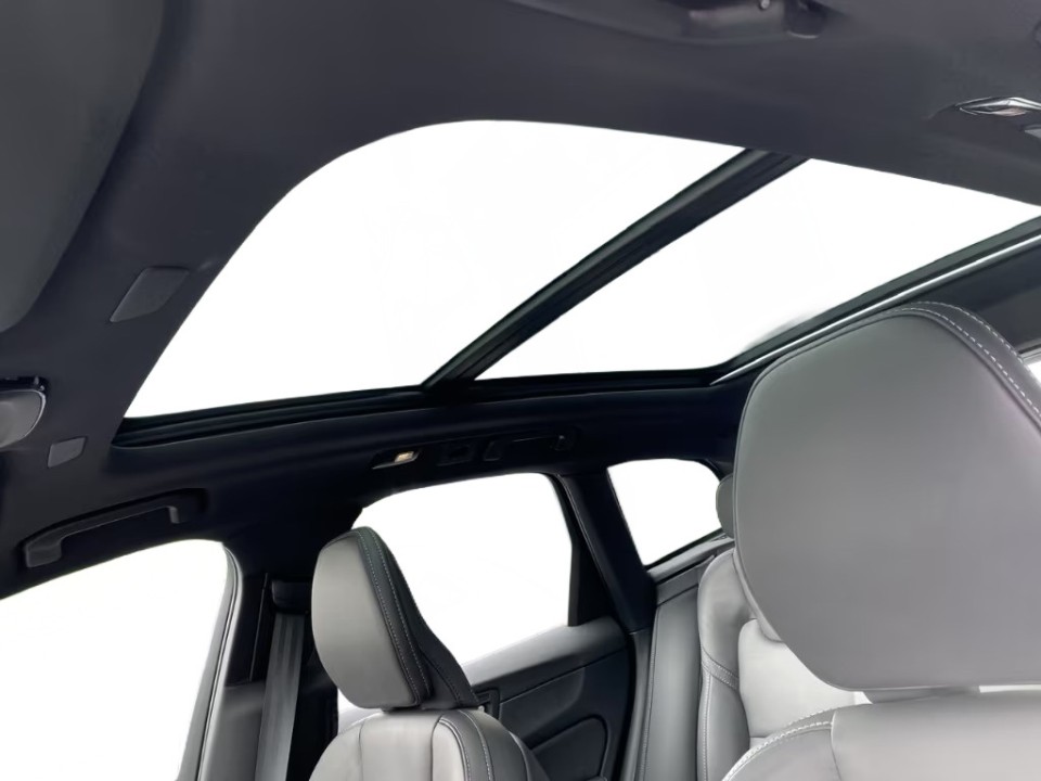 Volvo XC 60 Ultra Black Edition Recharge - foto 22