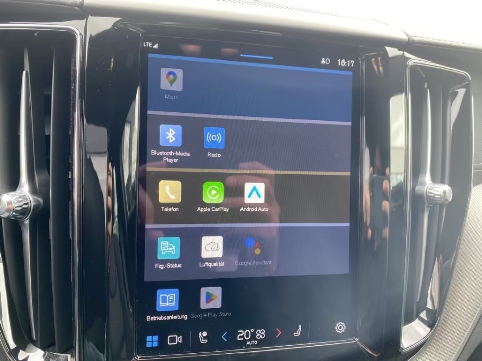 Volvo XC 60 Ultra Black Edition Recharge - foto 11