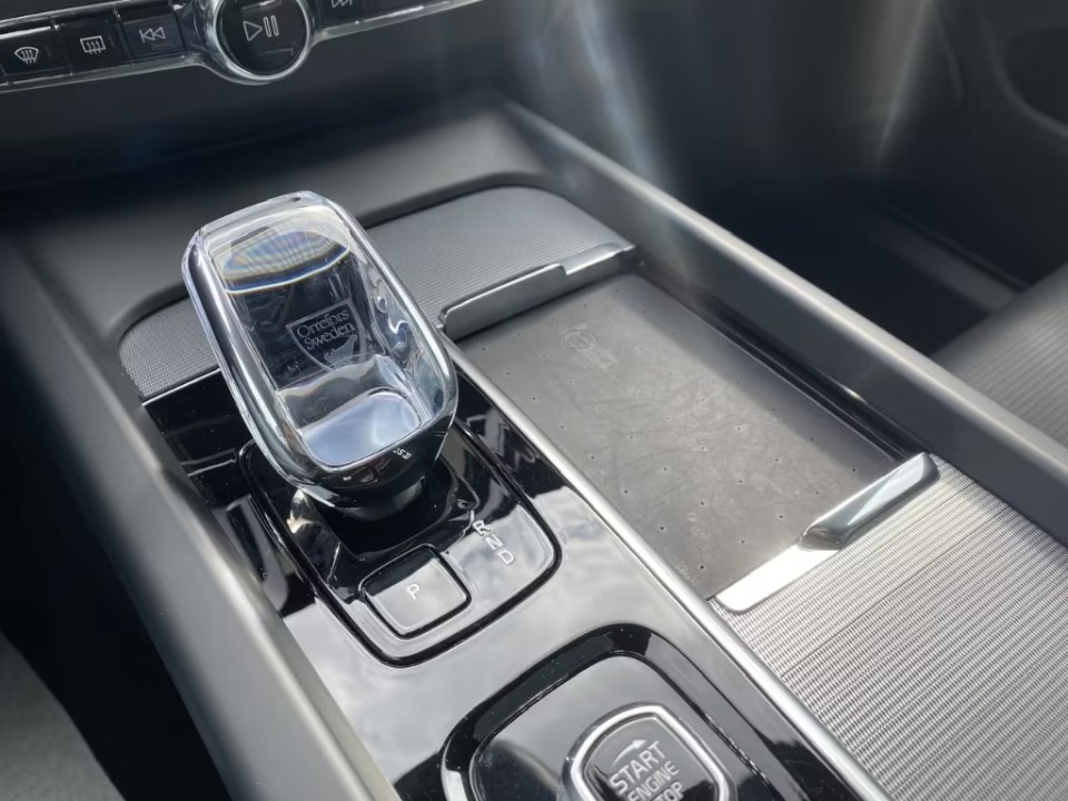 Volvo XC 60 Ultra Black Edition Recharge - foto 7