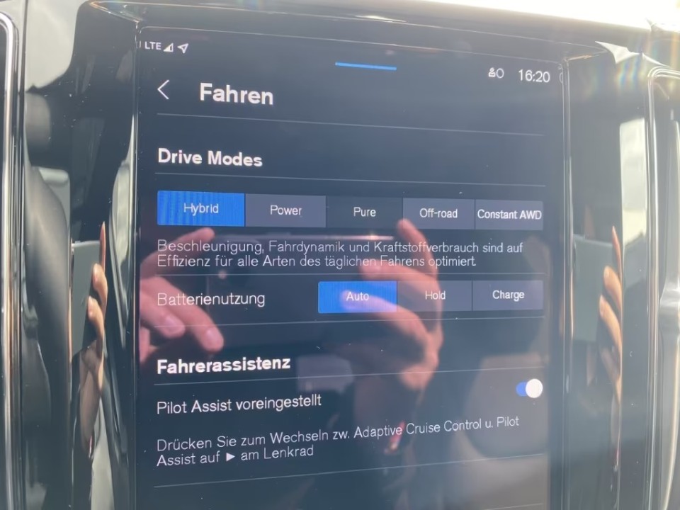 Volvo XC 60 Ultra Black Edition Recharge - foto 8