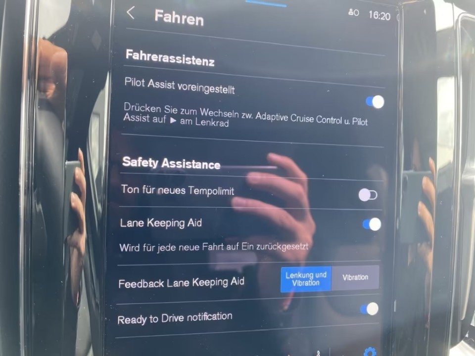 Volvo XC 60 Ultra Black Edition Recharge - foto 9