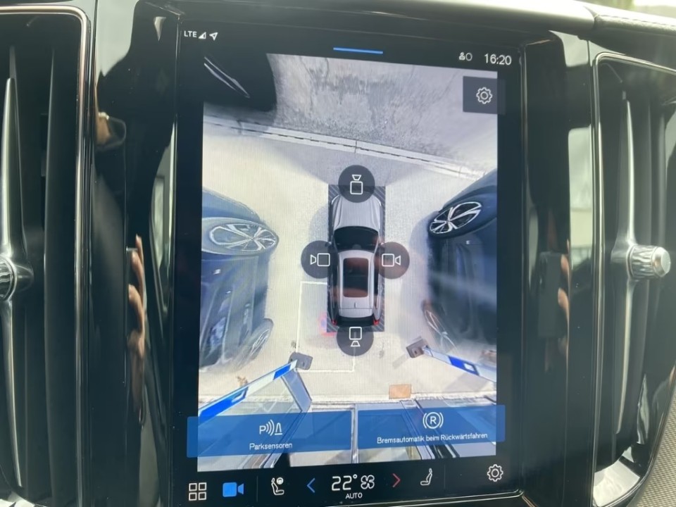 Volvo XC 60 Ultra Black Edition Recharge - foto 12