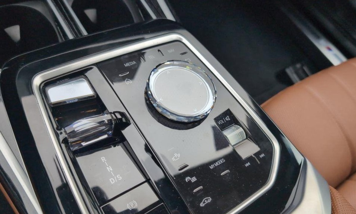 BMW Seria 7 750e xDrive - foto 9