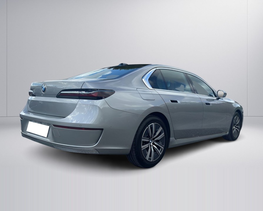 BMW Seria 7 740d xDrive (3)