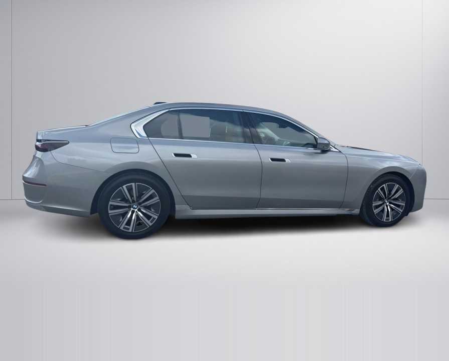 BMW Seria 7 740d xDrive (2)