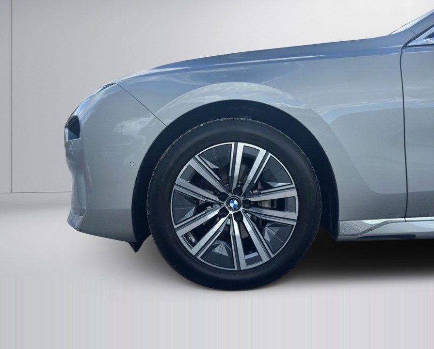 BMW Seria 7 740d xDrive - foto 22