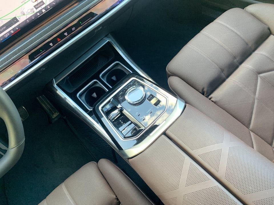 BMW Seria 7 750e xDrive - foto 9