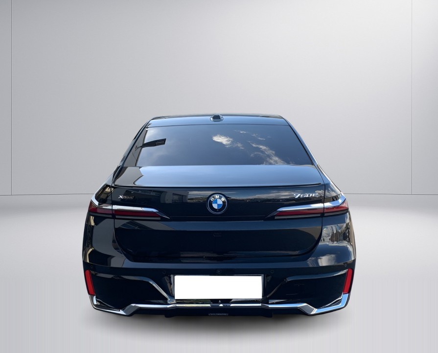 BMW Seria 7 750e xDrive (5)