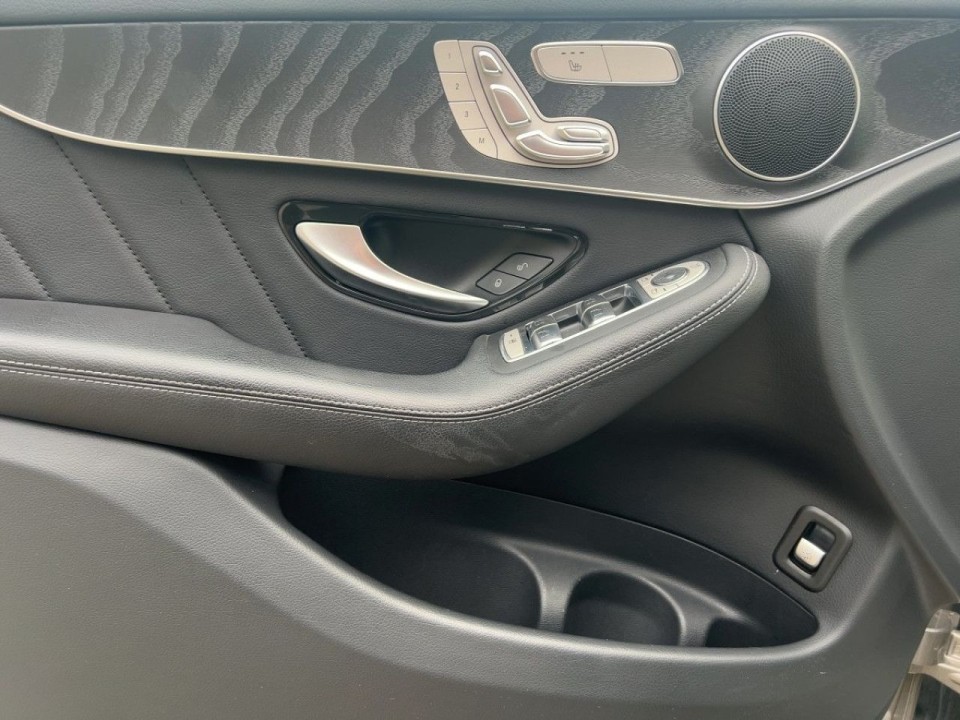 Mercedes-Benz GLC 220d 4MATIC AMG Line - foto 11