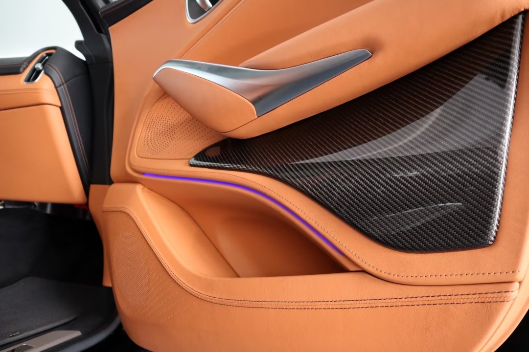 Aston Martin DBX - foto 30