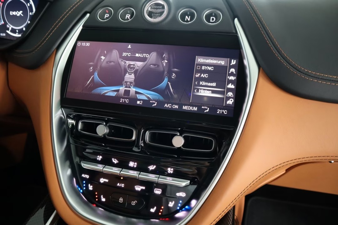 Aston Martin DBX - foto 20