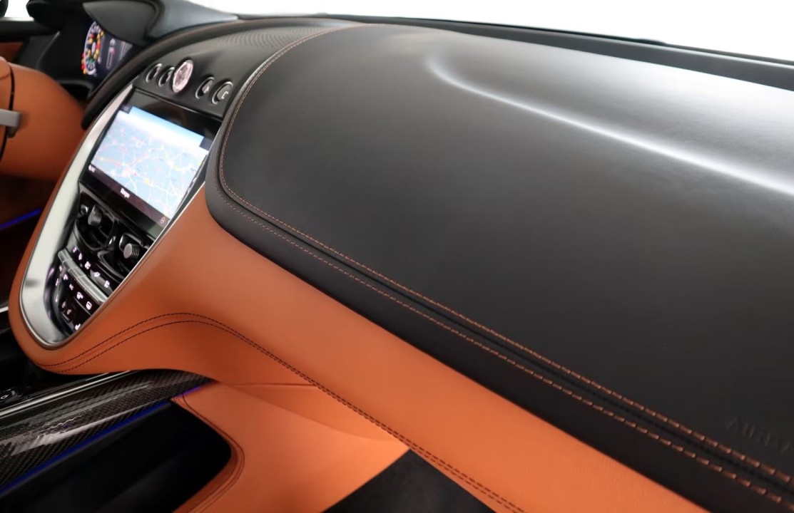 Aston Martin DBX - foto 22