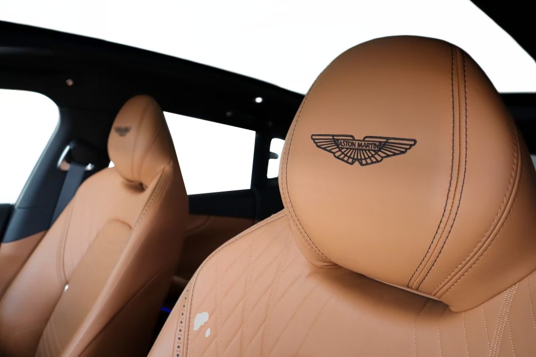 Aston Martin DBX - foto 23