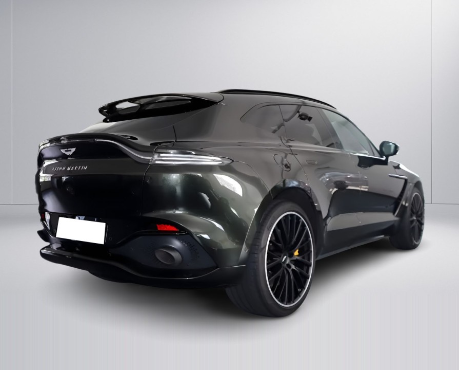 Aston Martin DBX (3)