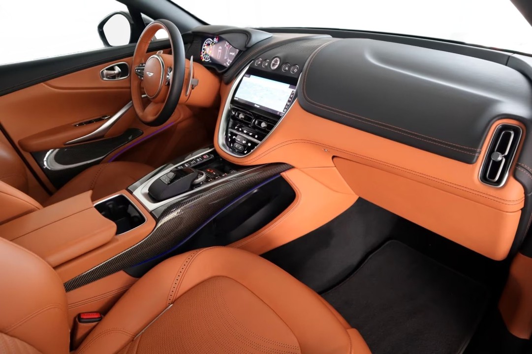 Aston Martin DBX - foto 14