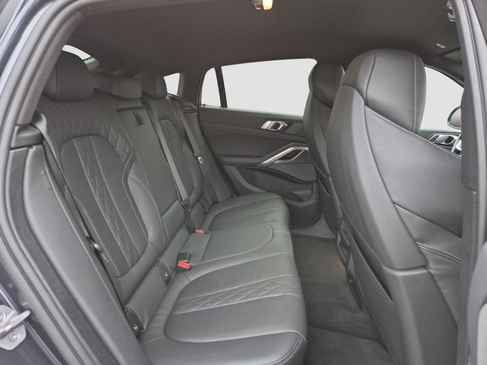 BMW X6 M50i - foto 13