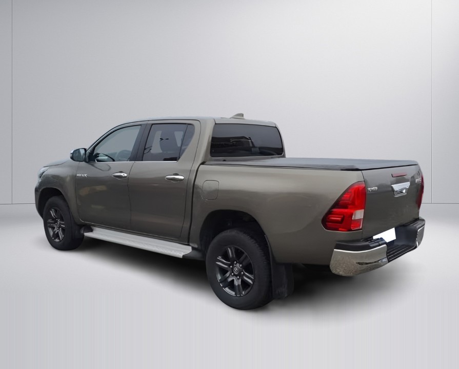 Toyota Hilux 2.4D Comfort (5)