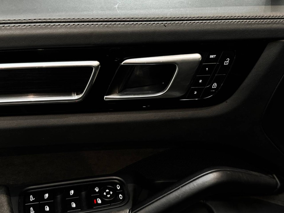 Porsche Cayenne GTS Coupe - foto 17