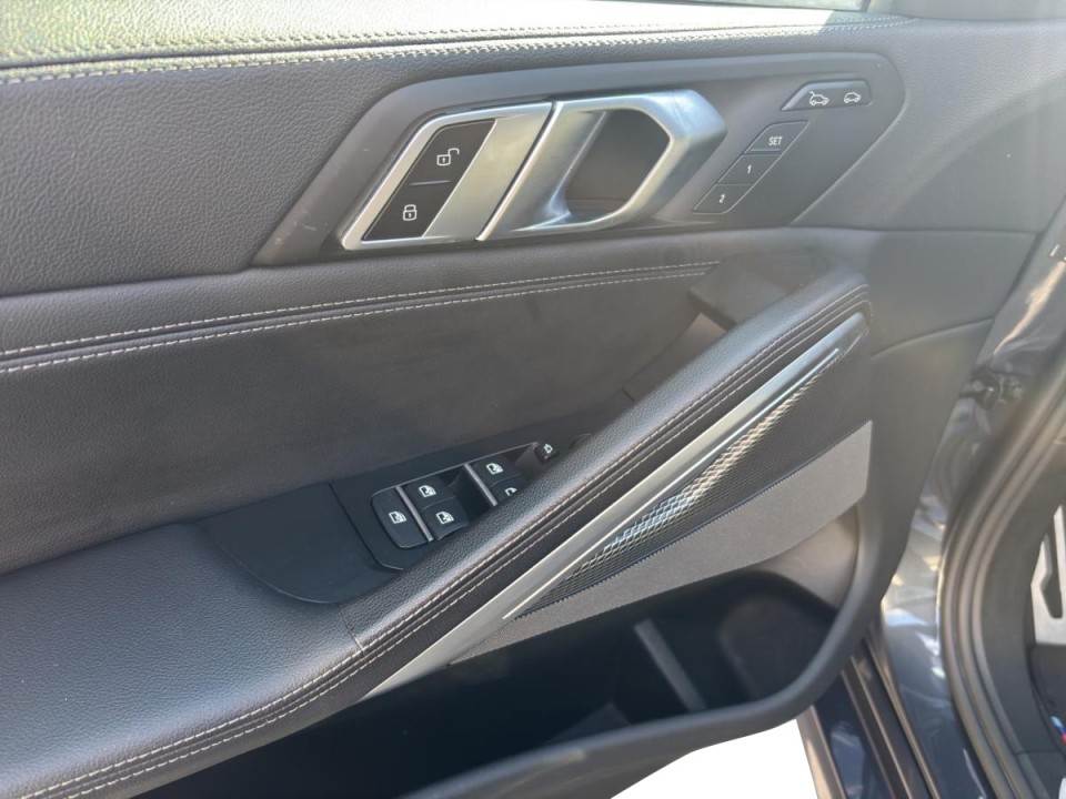 BMW X6 M50i - foto 11