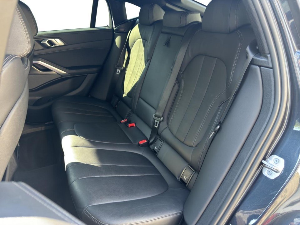 BMW X6 M50i - foto 6