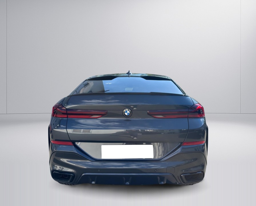 BMW X6 M50i (4)