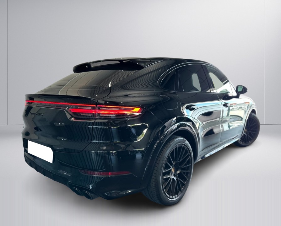 Porsche Cayenne Coupe GTS (3)