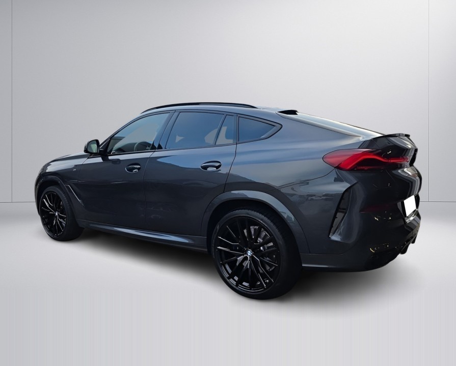 BMW X6 M50I (3)