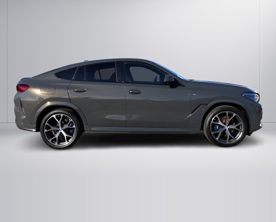 BMW X6 xDrive40i (2)